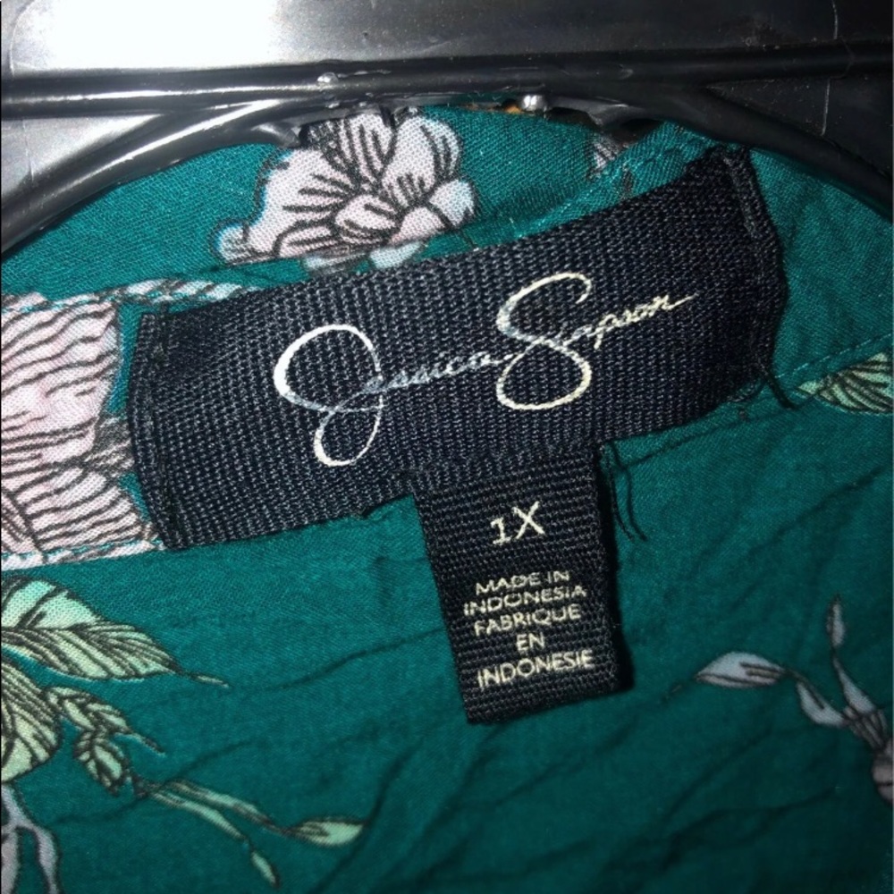 Jessica Simpson button down! Size 1X - Picture 2 of 3